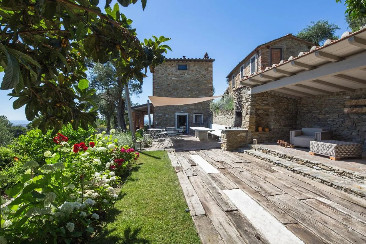 Mom's Villa Pietrasanta